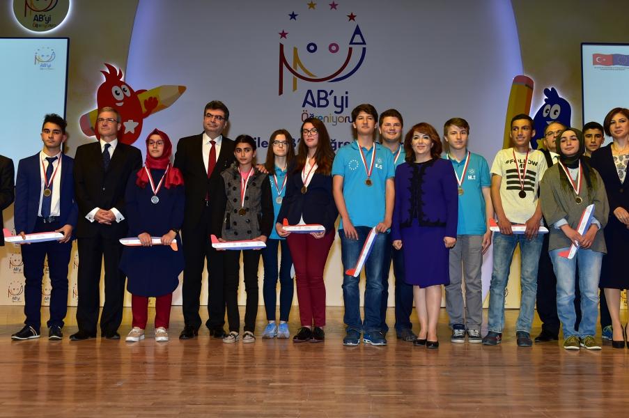 Öğrenciler AB´yi Öğreniyor yarışmasının ödülleri verildi   