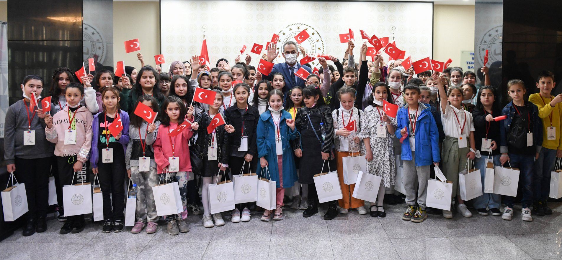 MINISTER ÖZER RECEIVES THE MEMBERS OF 