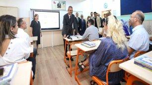 MINISTER ÖZER SHARED THE EXCITEMENT OF PARENTS WHO ARE AT SCHOOLS AS A PART OF THE ORIENTATION PROGRAM