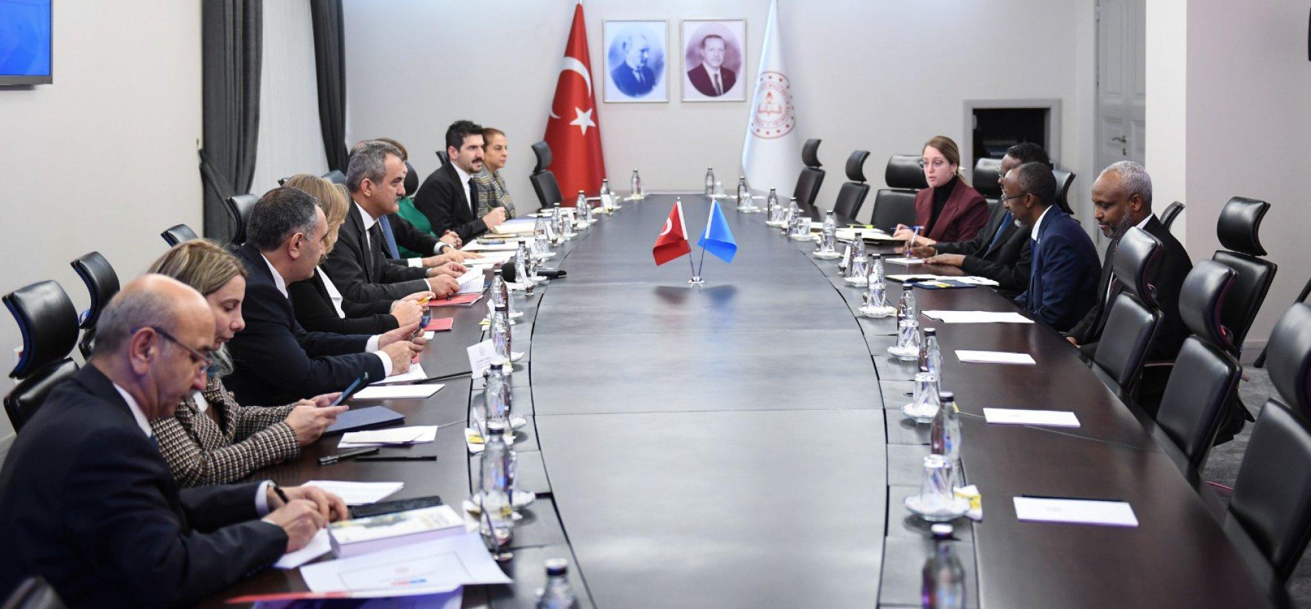 MINISTER ÖZER HAD A MEETING WITH HIS SOMALIAN COUNTERPART MOHAMED